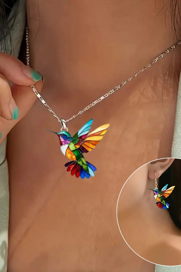 Aurea - Elegant Turtle Necklace with Stunning Design