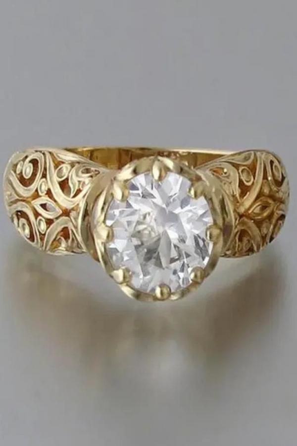 Chic White Zirconia Ring