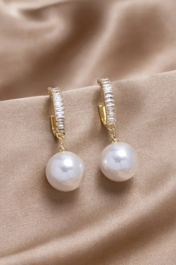 Isla - Elegant Pearl and Zircon Luxury Earrings