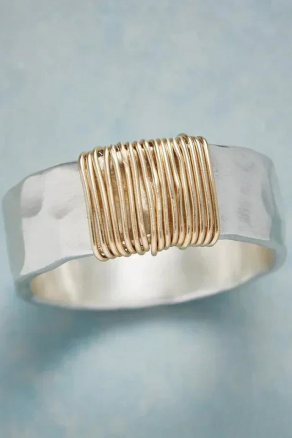 Lunari - Elegant Gold Ring for Women