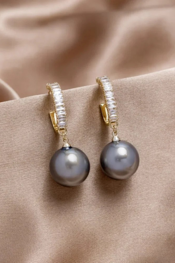 Isla - Elegant Pearl and Zircon Luxury Earrings
