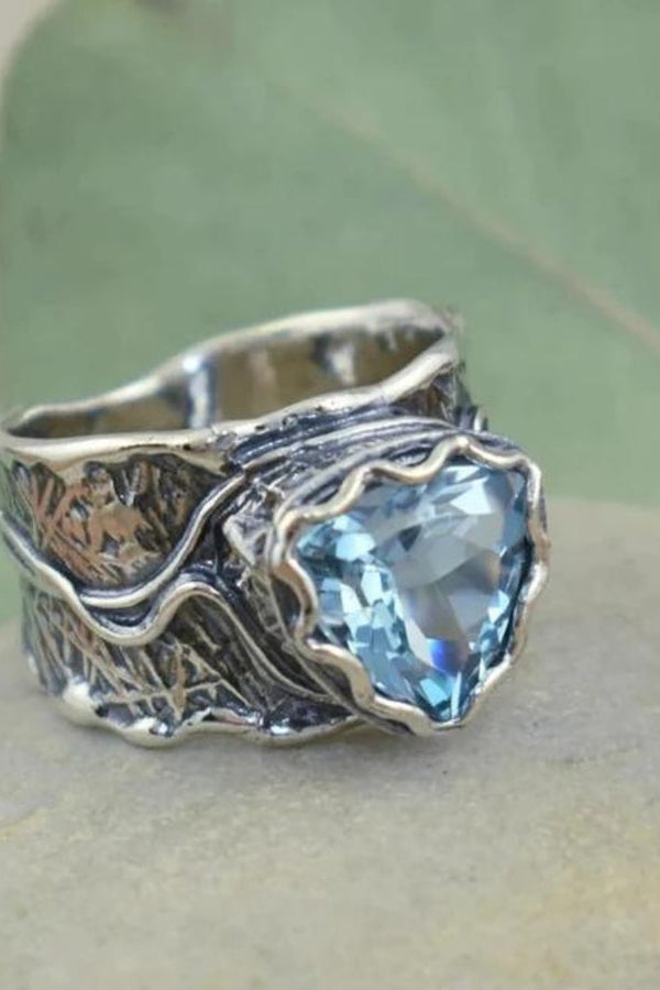 Elegant Sapphire Design Luxury Ring