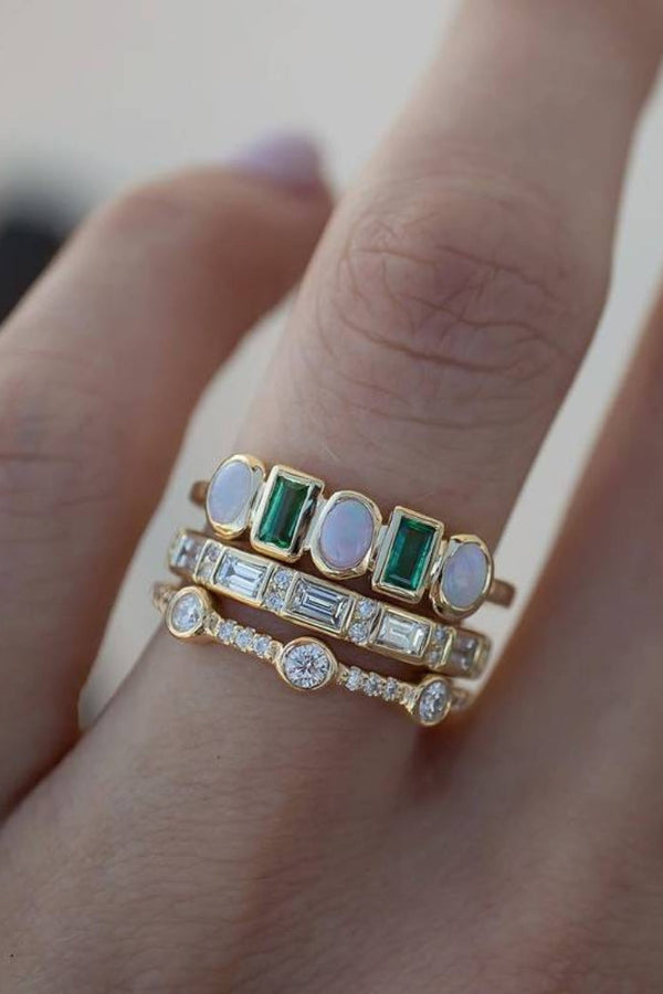 Distinctive Vintage Ring Featuring White and Green Opal