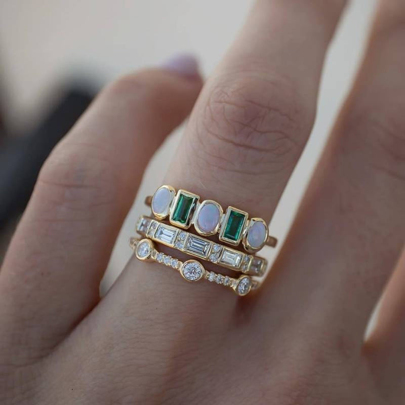 Distinctive Vintage Ring Featuring White and Green Opal