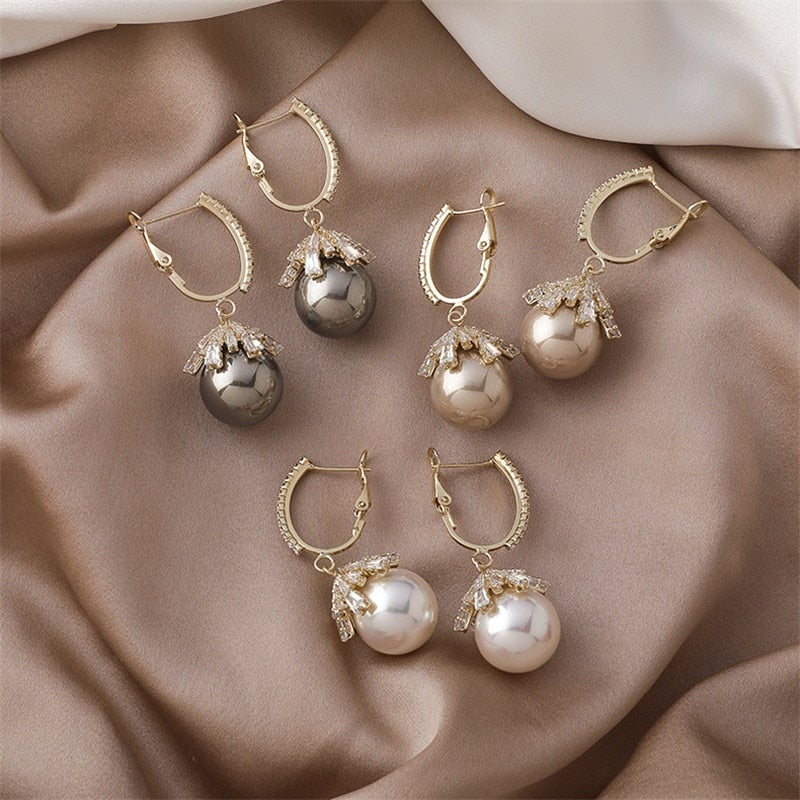 Malia - Elegant Pearl Drop Earrings