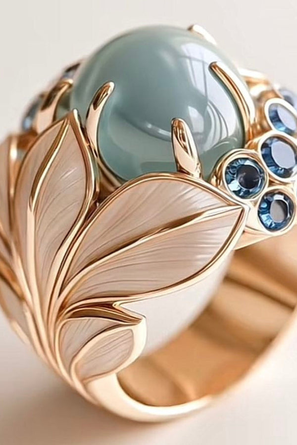 Dove Wreath Gold Ring