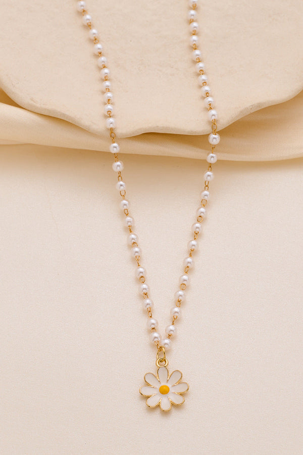 Daisy-Inspired Pendant Necklace